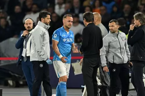 تقارير: لوبوتكا يزيد متاعب نابولي قبل مواجهة يوفنتوس